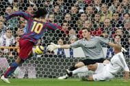 Ronaldinho's spectacular solo goal vs Real Madrid
